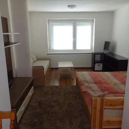 Jednoizbovy Prerobeny Byt بوبراد